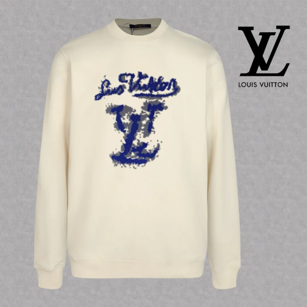 🅿️250 hot style on the shelves🔥❗ 💫〖Louis Vuitton LV〗 Fashionable round neck sweatshirt, casually matched with various styles, it is perfectly handsome😎The whole dress is made of double waistcoats, which makes the whole dress more three-dimensional. Not ordinary factories can do such fine work. The 2025 spring style counters are on sale, exquisite round neck terry sweatshirt, high-end double-strand pure cotton Customized drawstring ribs are dyed in the same vat and are complete with three standards. The chest craftsmanship adopts a simple and elegant pattern on the chest, which is easy to control for any age group! Fit and comfortable! Customized thickened 440g terry sweatshirt fabric, soft and comfortable to the touch, with a three-dimensional shape! 🙌🏻 It’s also very breathable, so it’s a versatile style that can be worn with any outfit! ✔Color: Black White Apricot Size: S M L XL 2XL